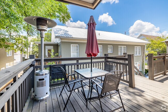 2BR, 1BA - 1,300SF - Deck