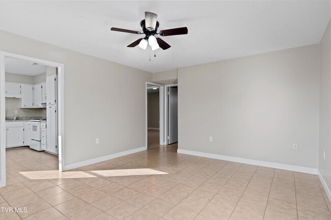 Photo - 1001 Kiser Blvd