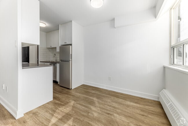 1BR, 1BA - 661SF - Kitchen/Dining Room