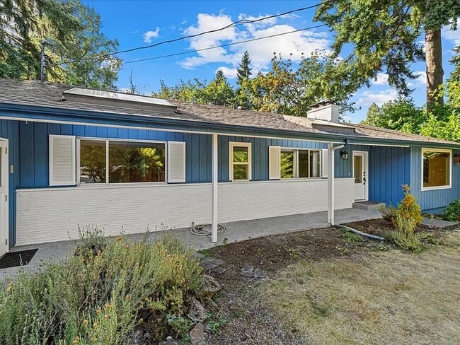 Building Photo - Bellevue Home