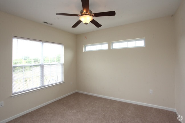 Lafayette Landing Apartments & Villas
