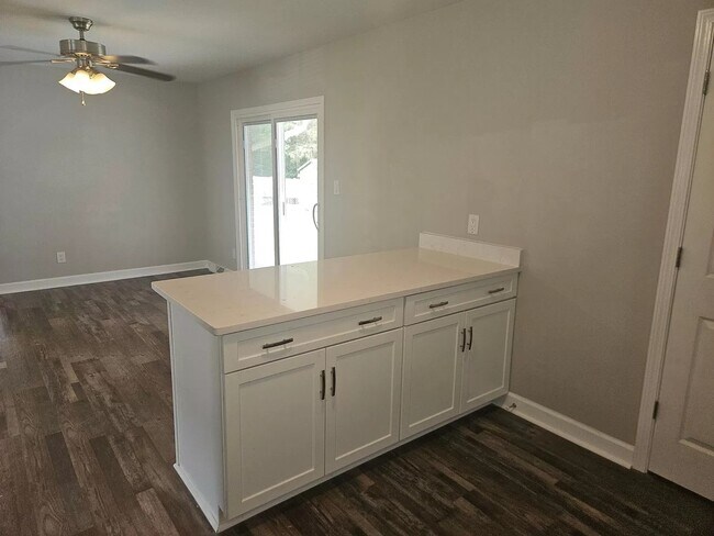 Photo - 6901 Cove Creek Dr