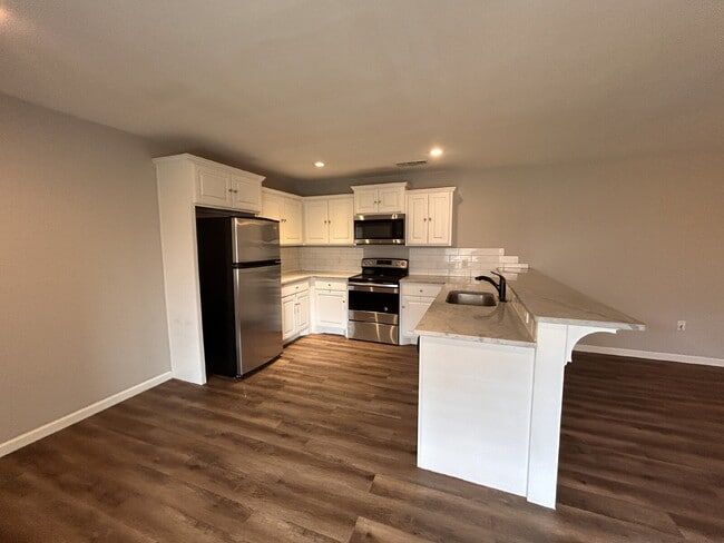 Photo - Beautiful Duplex!