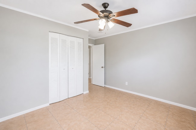 Photo - 1218 Giller Ave