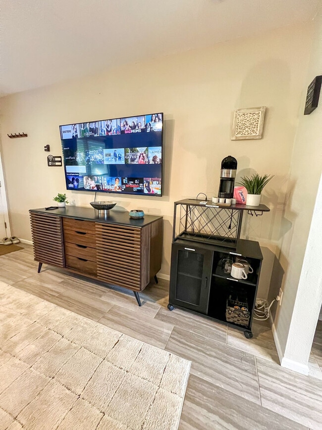 Building Photo - 14898 Granada Dr Rental