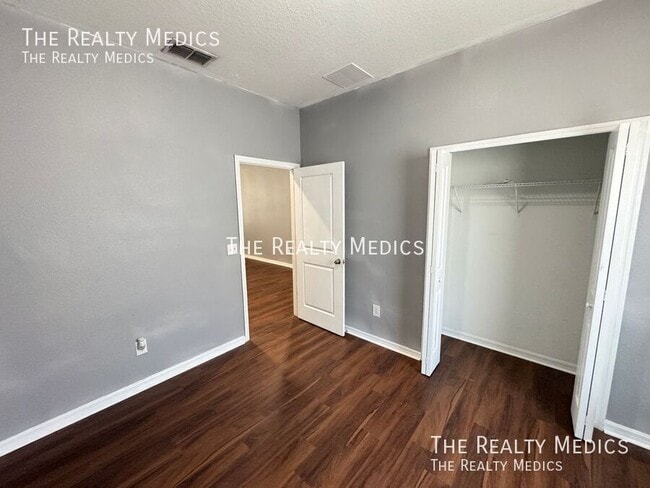 Photo - 1999 Marshall St