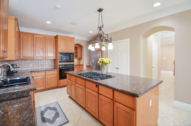 Photo - 5835 Stratford Gardens Dr