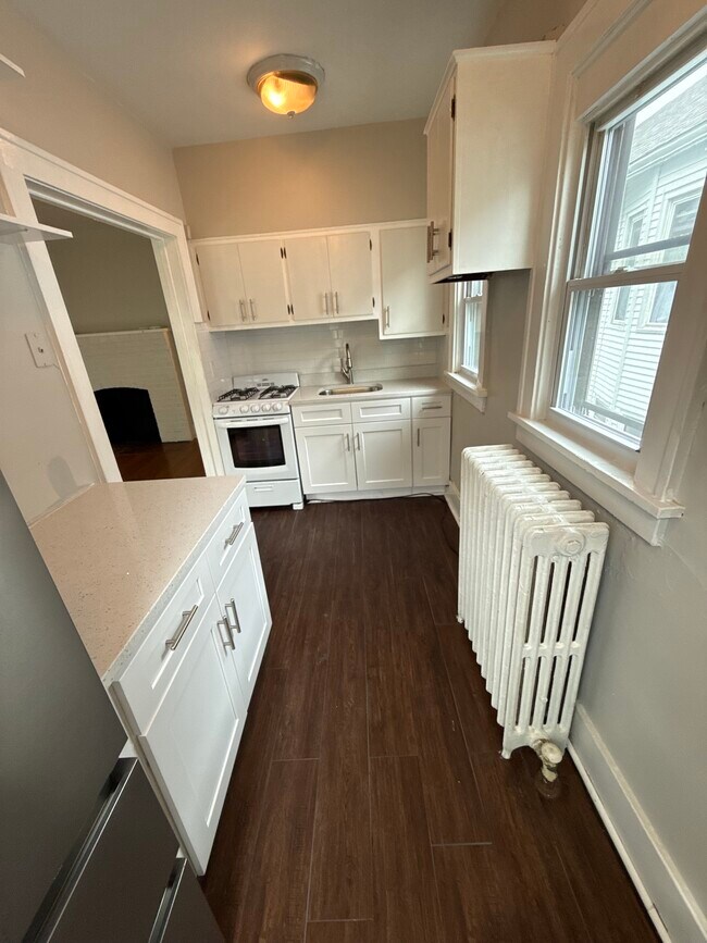 90 S Pine Ave Unit D