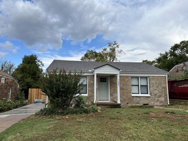 Photo - 1441 NE 10th St House