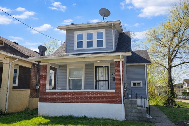 Building Photo - Remodeled two bedroom gem!