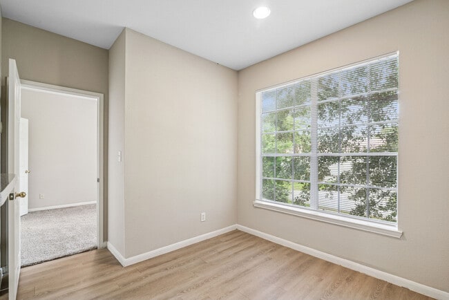 Photo - Chelsea Apartments