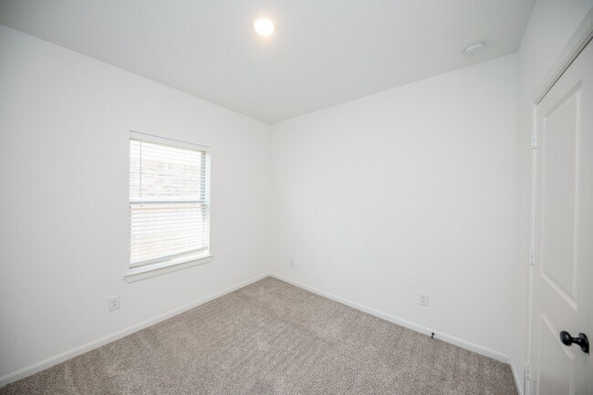 Photo - 42514 Summer Crst Rd