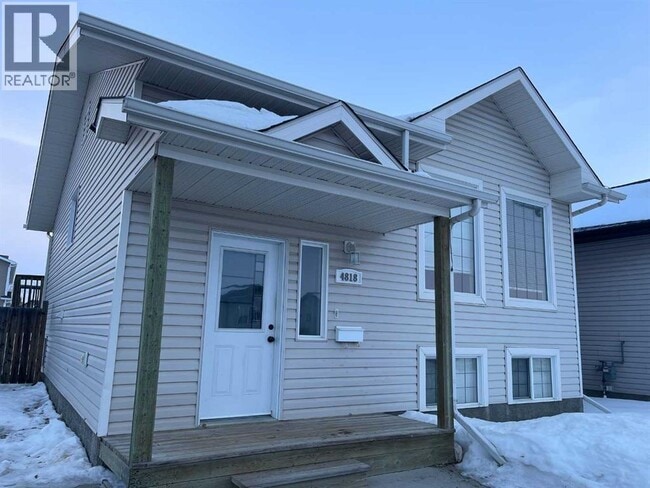 Photo - 4818-4818 18 St