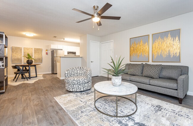 2BR, 2BA - 1,086SF