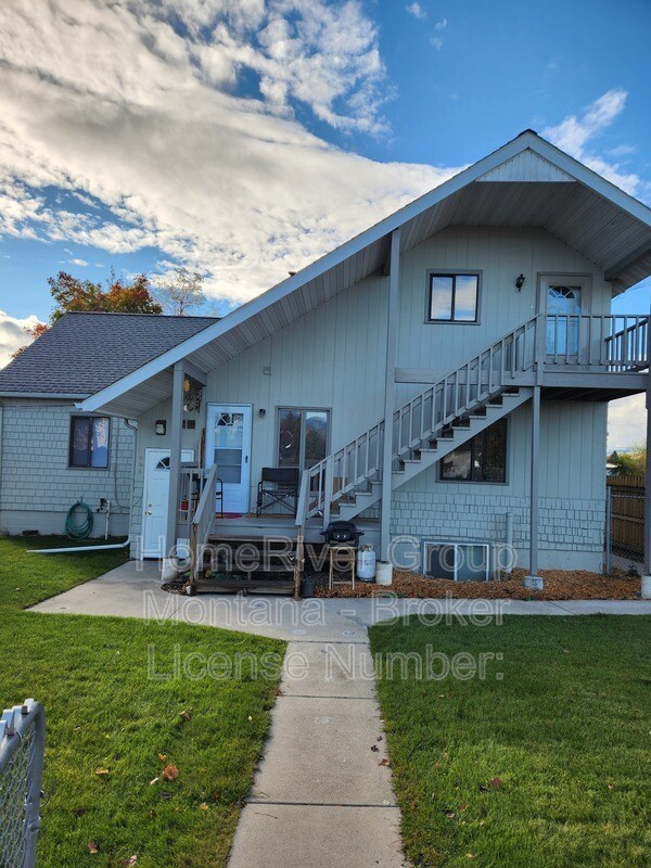 Building Photo - 724 Strand Ave Unit Apt A