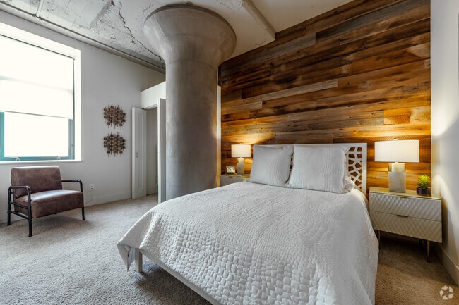 2BR, 1BA - 1124SF