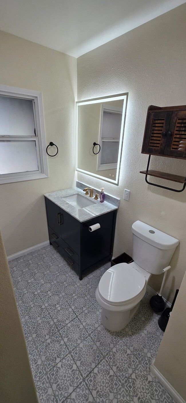 Photo - 2516 Charleston Dr