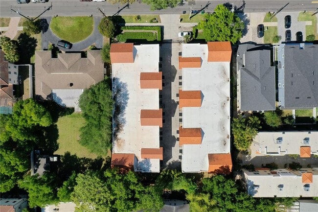 Photo - 3210 W Horatio St