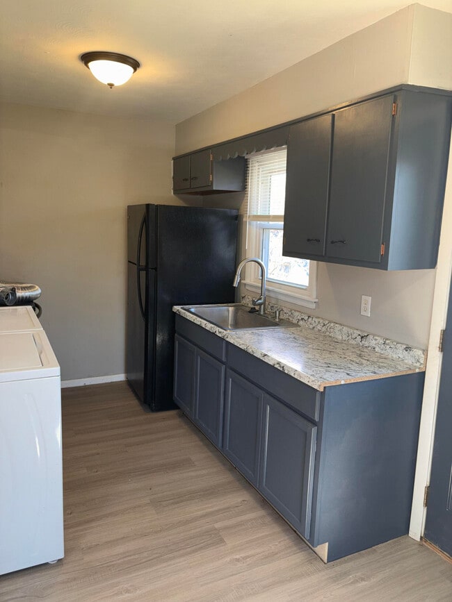 Photo - 1411 Lowe St