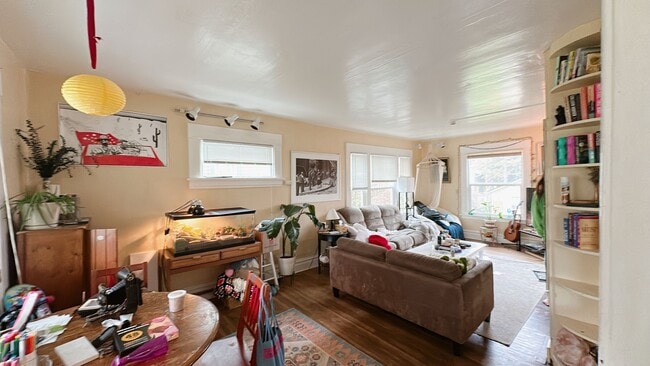 Photo - PRELEASE:  4+bdrm/1bath near WWU + Sehome Hill