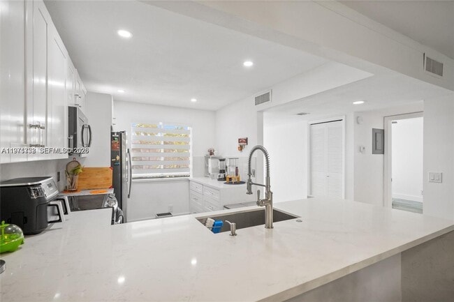 Photo - 380 Racquet Club Rd Unit 204