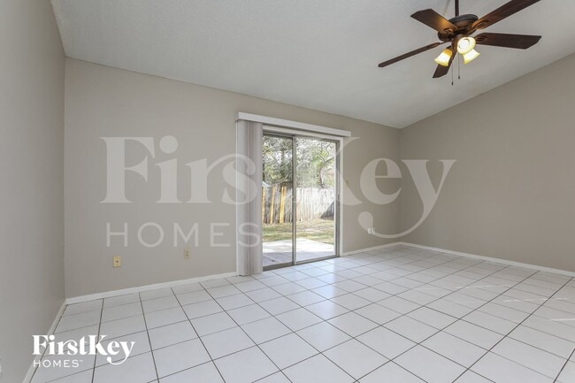 525 Sean Ct