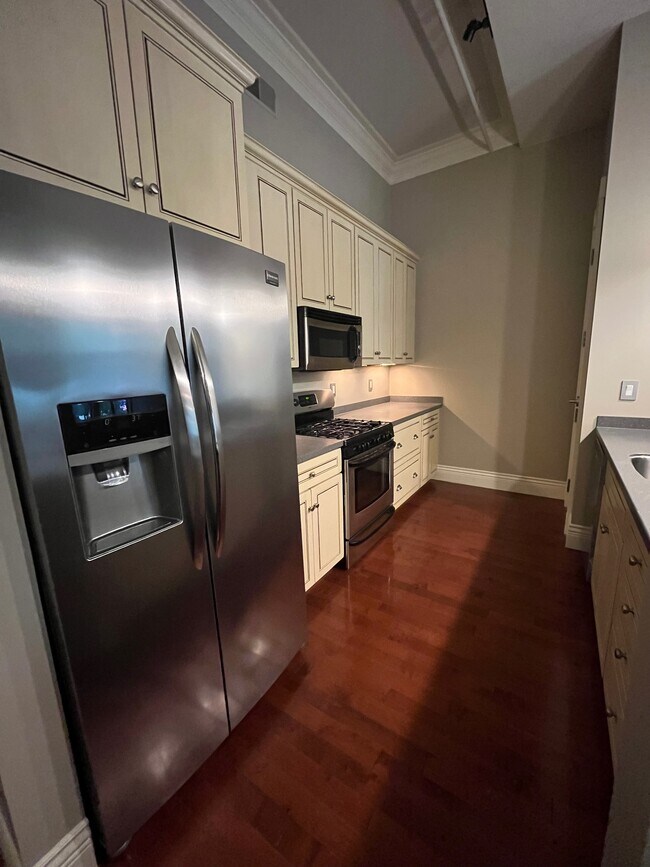 Photo - 653 Main St Unidad 203