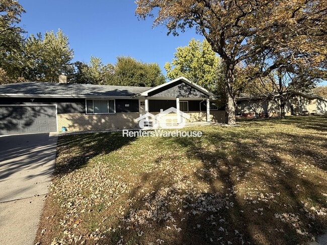 Photo - 115 Craig Way NE