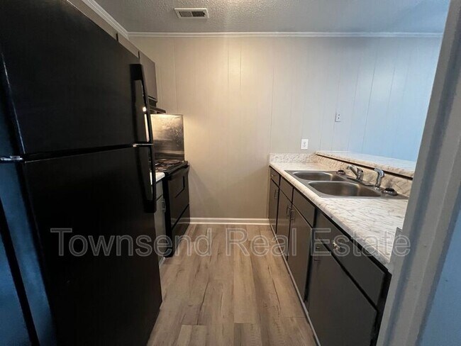 Photo - 5866 Century Oaks Dr