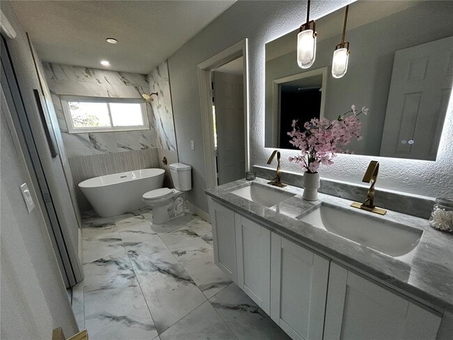 Photo - 6370 Conniewood Square