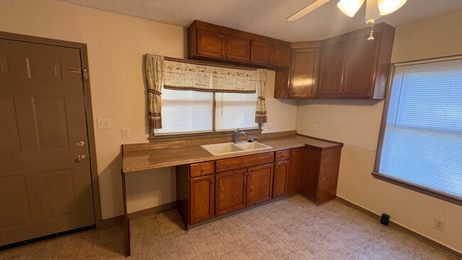 Photo - 203 W Washington Ave Unit B