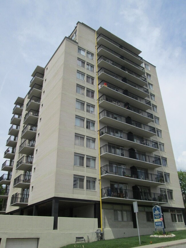 Photo - Rideau Terrace Apartments