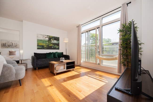 Building Photo - 151 Av. Atwater Unit ID1261844P