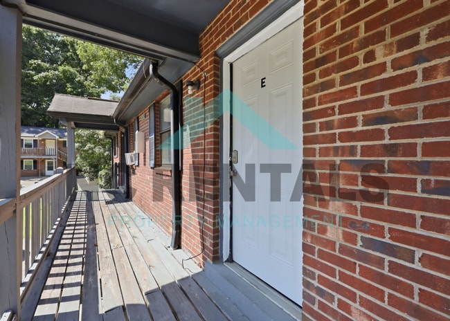 2401 Markwood Ln SE Unit E