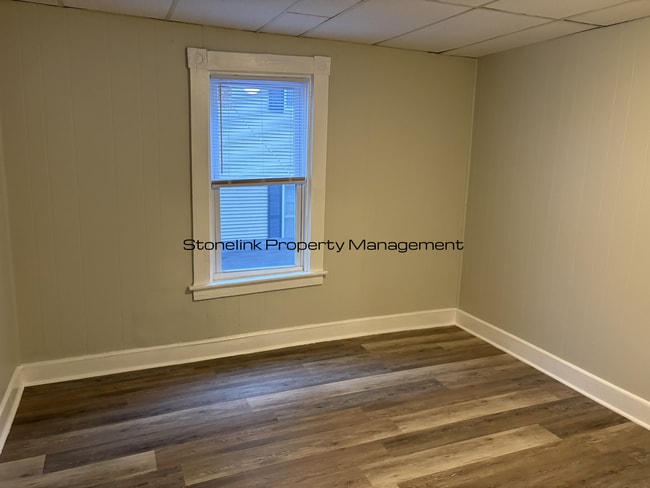 Photo - 113-115 Elm Street Unidad 1st Floor