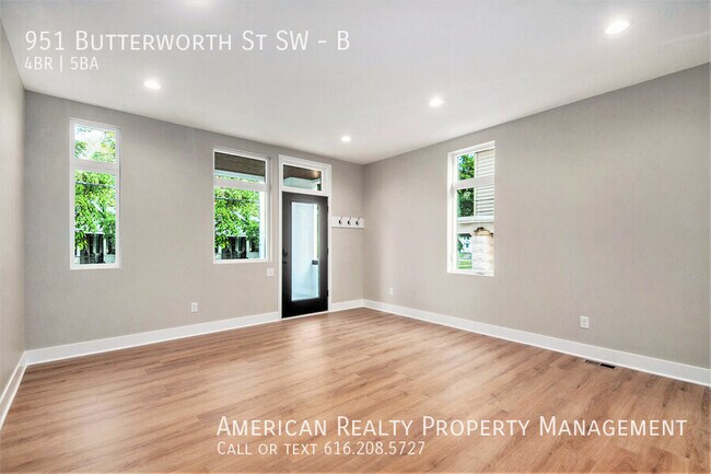 Photo - 951 Butterworth St SW Unit B