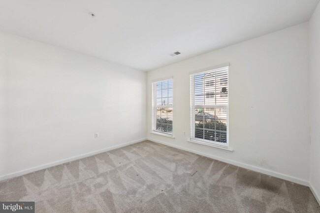 Building Photo - 10605 Meridian Hill Way