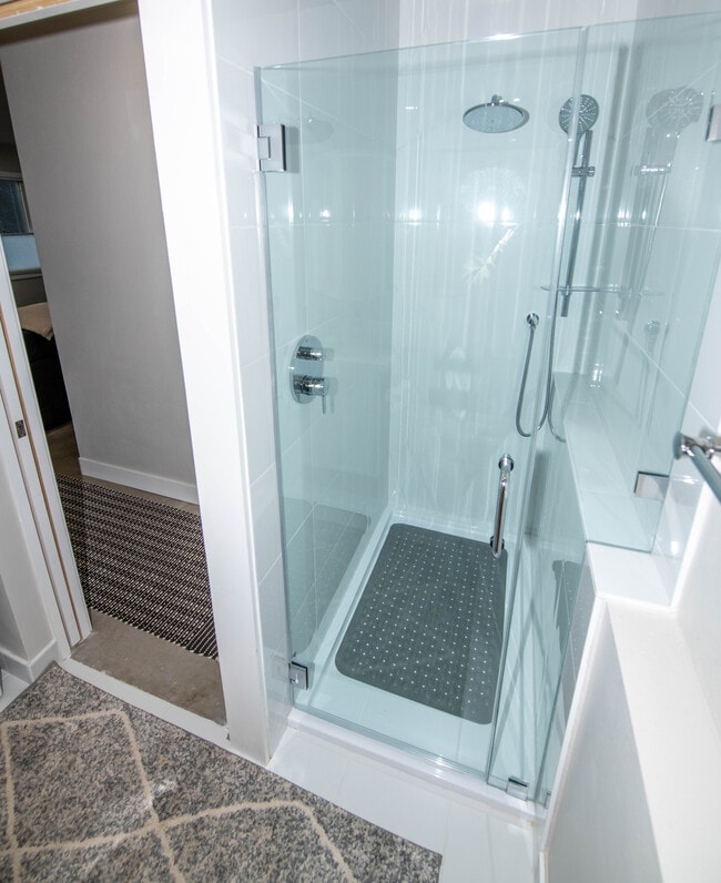 Photo - 1658 Lower Grand Ave