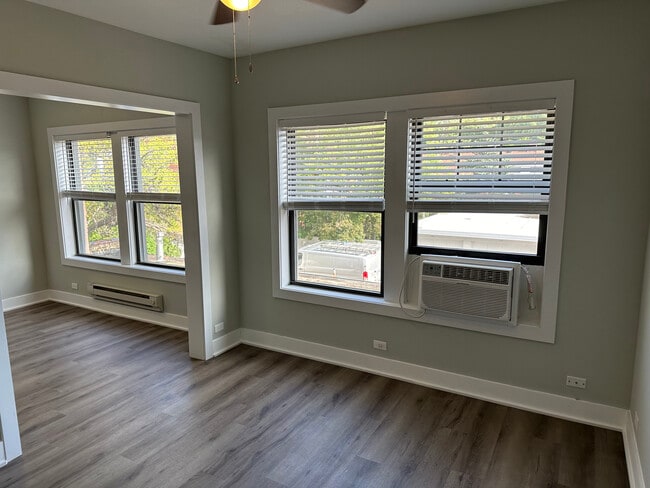 Building Photo - 725 Saint Johns Ave