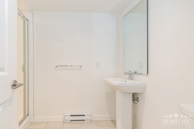 Photo - Stylish & Spacious 2-Bedroom, 2-Bathroom Townhome in Prime Abbotsford Location Unité 28