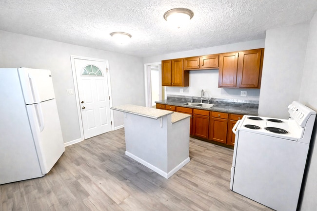 Photo - 2015 W Wilkins St