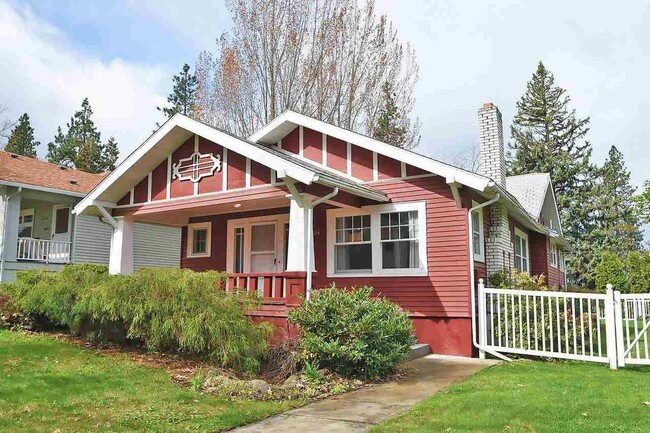 Charming South Hill Bungalow - Charming South Hill Bungalow House