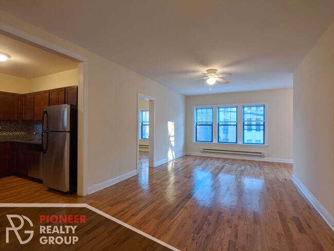 Photo - 630 W Cornelia Ave Apartments Unit 622-1S