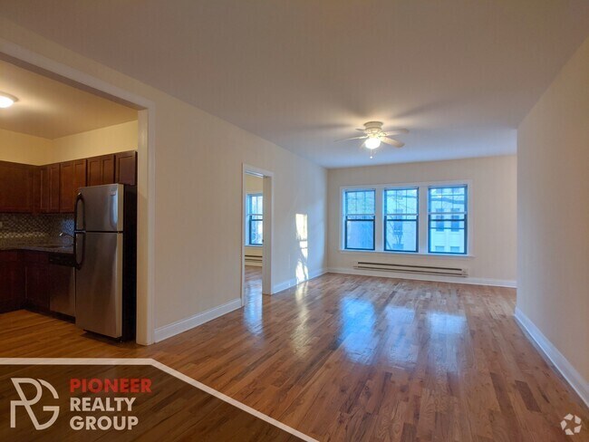 Building Photo - 630 W Cornelia Ave Unit 622-1S Rental