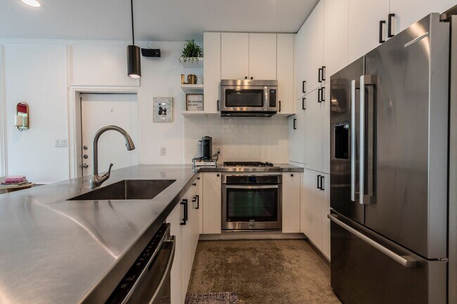 Photo - 371 Everest Ave Casa