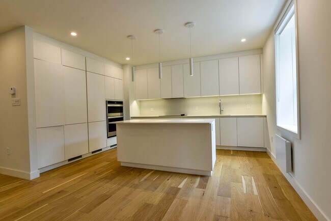 Photo - 590 Av. Outremont Unit 101