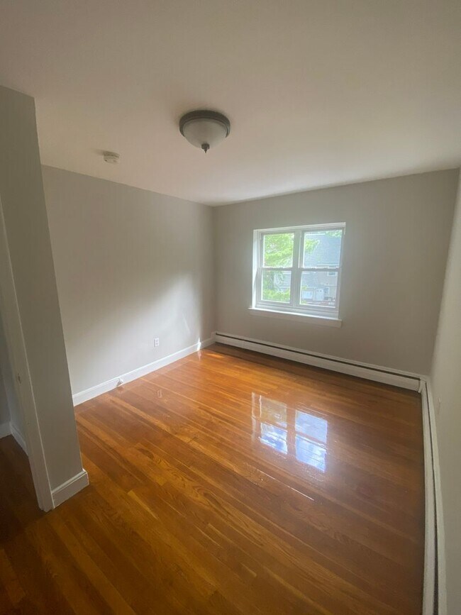 Photo - 75 Chiswick Rd