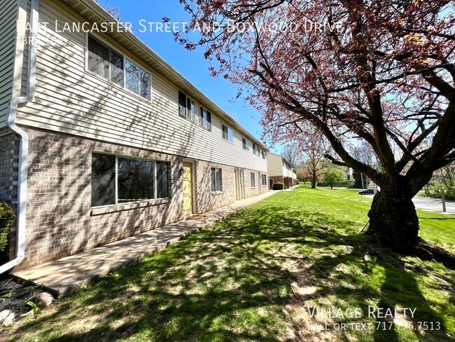 Photo - Large, budget-friendly 2-Bed w/ On-Site La... Unidad E