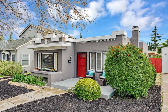 Rose garden area 3 bedroom 1 bath - Rose garden area 3 bedroom 1 bath House