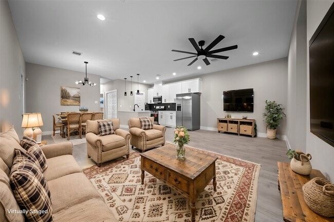 929 Green Meadow Ln